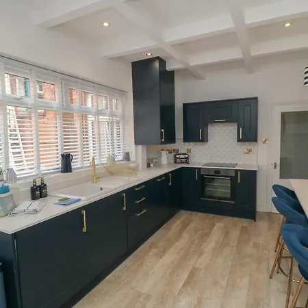 Thirty Four By The Sea سكرابورو