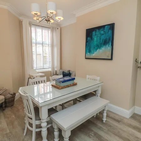 Thirty Four By The Sea Tatil Evi *